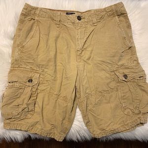 Men’s American Eagle cargo shorts